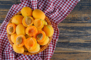Allerta colesterolo: ecco come le albicocche possono aiutarti